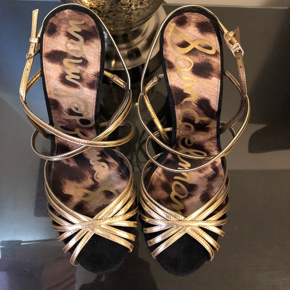 SAM EDELMAN  SIZE 9 black and gold wedge heels